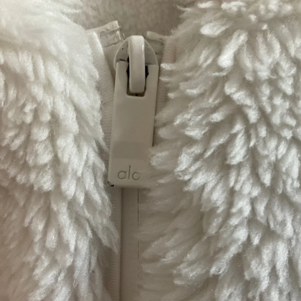 ALO Yoga White LA Cropped Sherpa Fleece Full Zip Hooded Jacket - XS Winter Warm